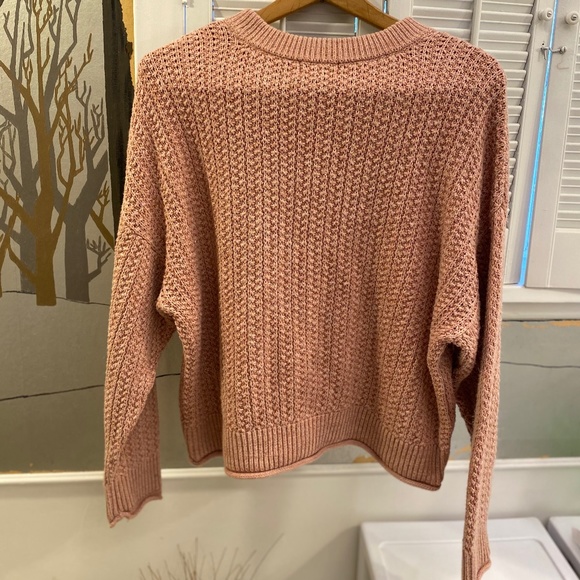 Universal thread knit pullover - Picture 2 of 7